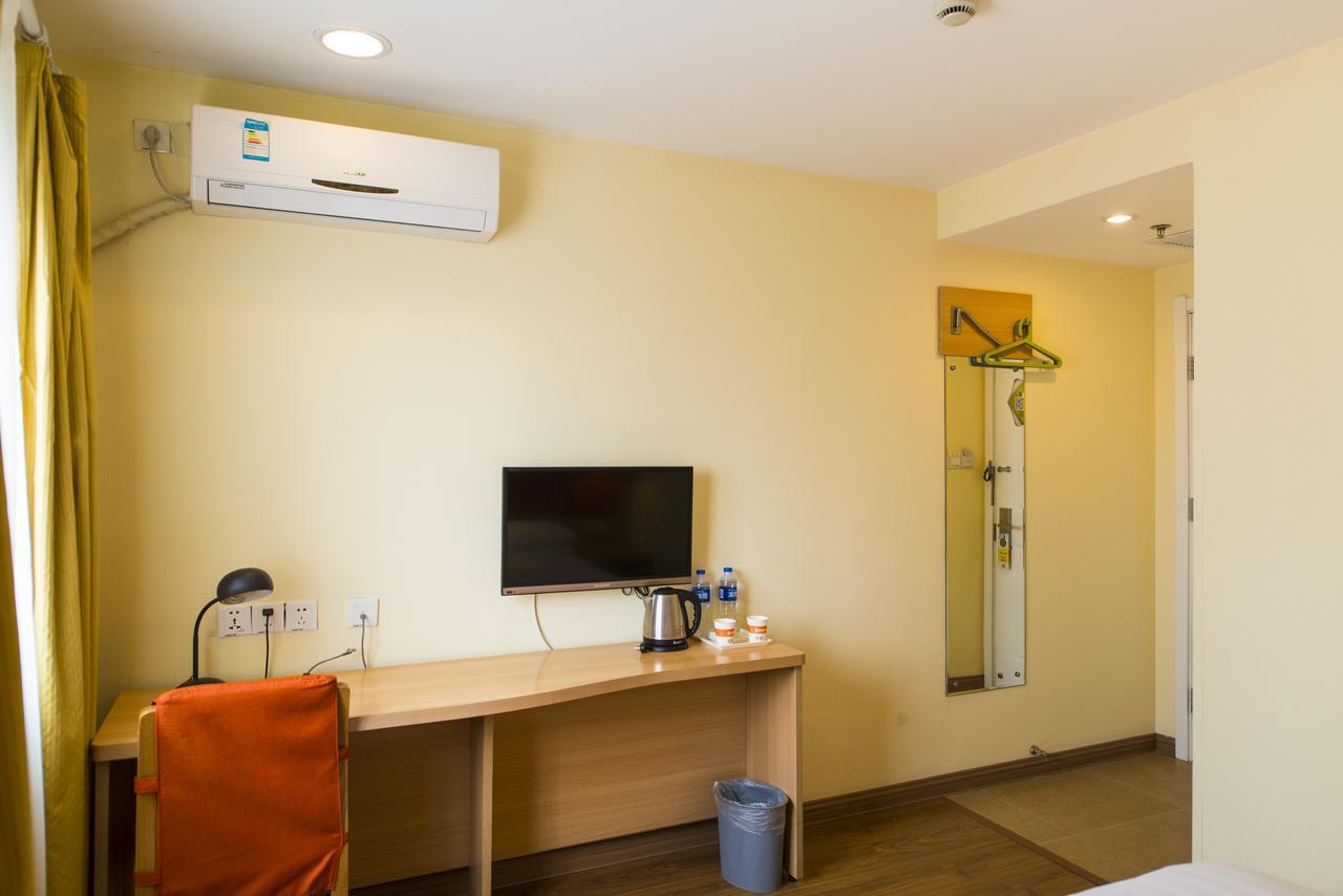 Home Inn Kunming Dongfeng Square Metro Station المظهر الخارجي الصورة