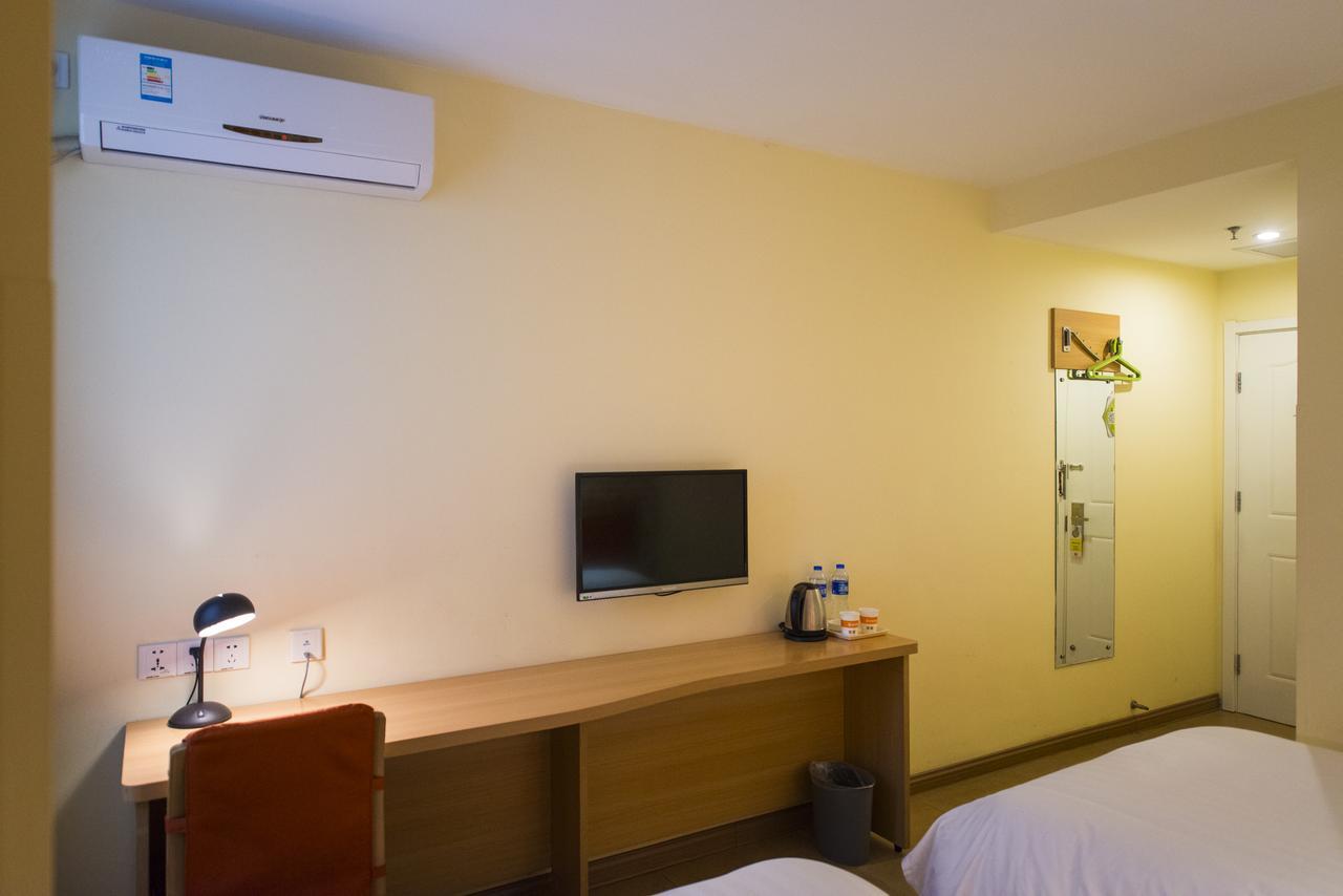 Home Inn Kunming Dongfeng Square Metro Station المظهر الخارجي الصورة