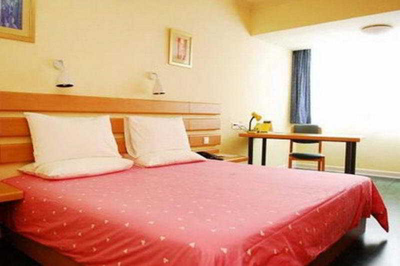 Home Inn Kunming Dongfeng Square Metro Station المظهر الخارجي الصورة